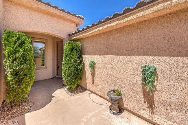 Building Photo - 5389 Progresso St