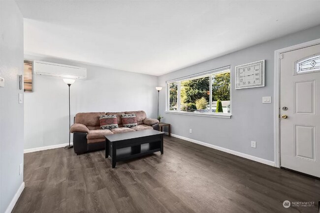 Building Photo - 30618 3rd Ave SW