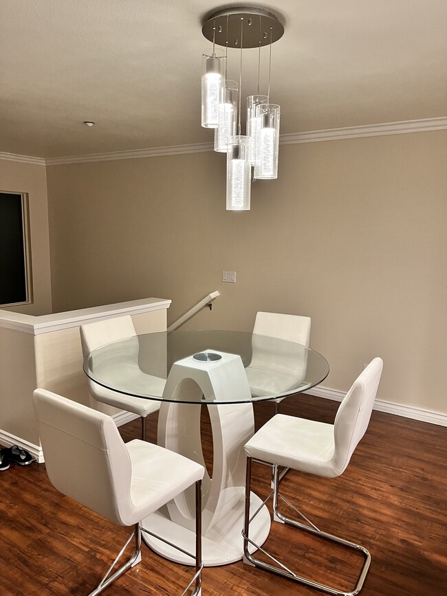 Foto del edificio - 3470 Coastline Pl