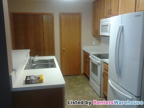 Building Photo - 2064 Gresham Ave N