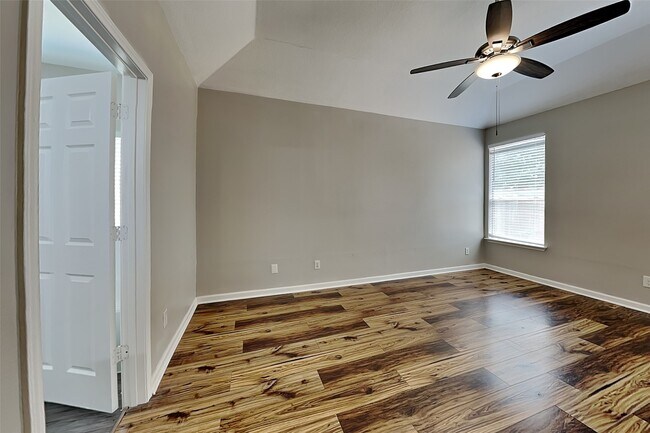 Foto del edificio - 2331 Trotter Dr