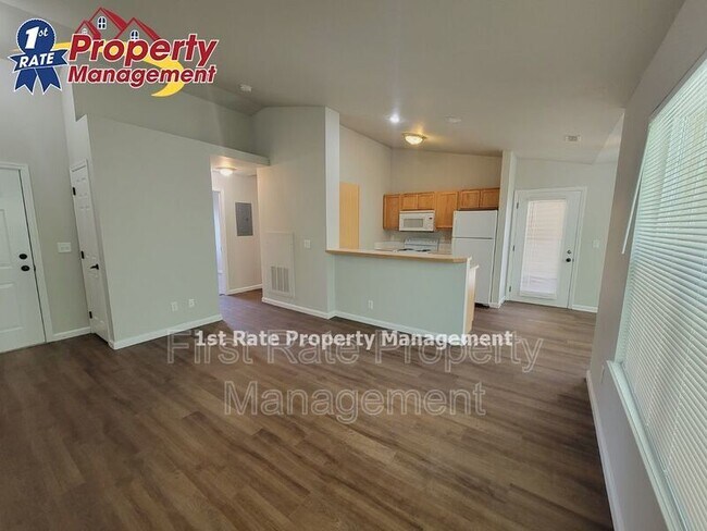 Building Photo - 10034 W Garverdale Ln