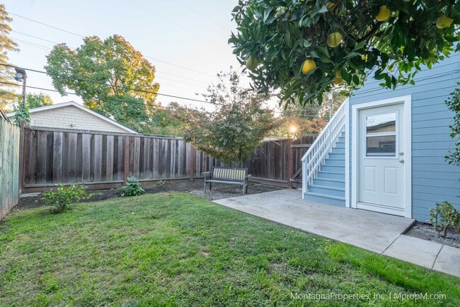 Foto del edificio - Amazing Downtown Campbell Location - Private Backyard!