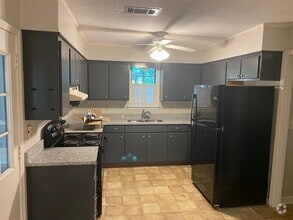 Building Photo - 511 Audubon Ln