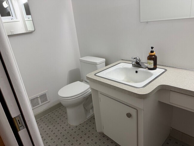 Foto del edificio - 878 Brooklawn Dr