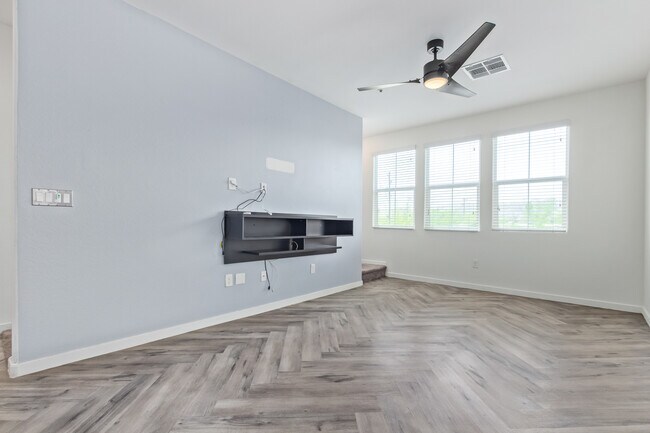 Foto del edificio - 2321 E Huntington Dr