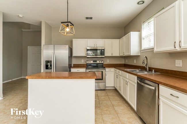 Foto del edificio - 221 Cookston Ln