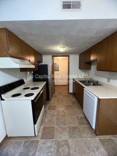 Foto del edificio - 130 Brookview Dr