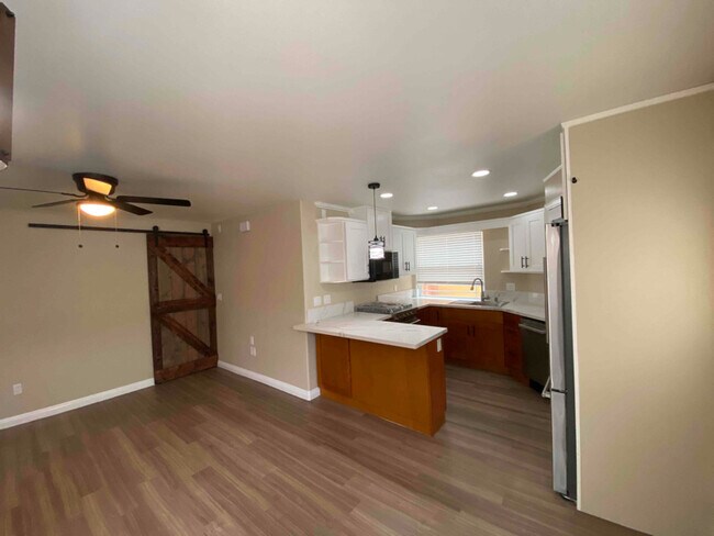 Building Photo - 1044 Circle