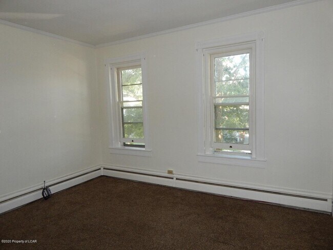 Building Photo - 168 S Maple Ave