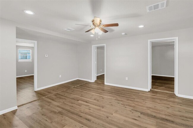 Building Photo - 1211 Trimm Ave