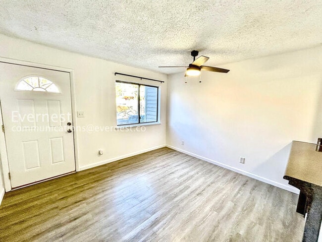 Foto del edificio - 526 Granite Ridge Pl