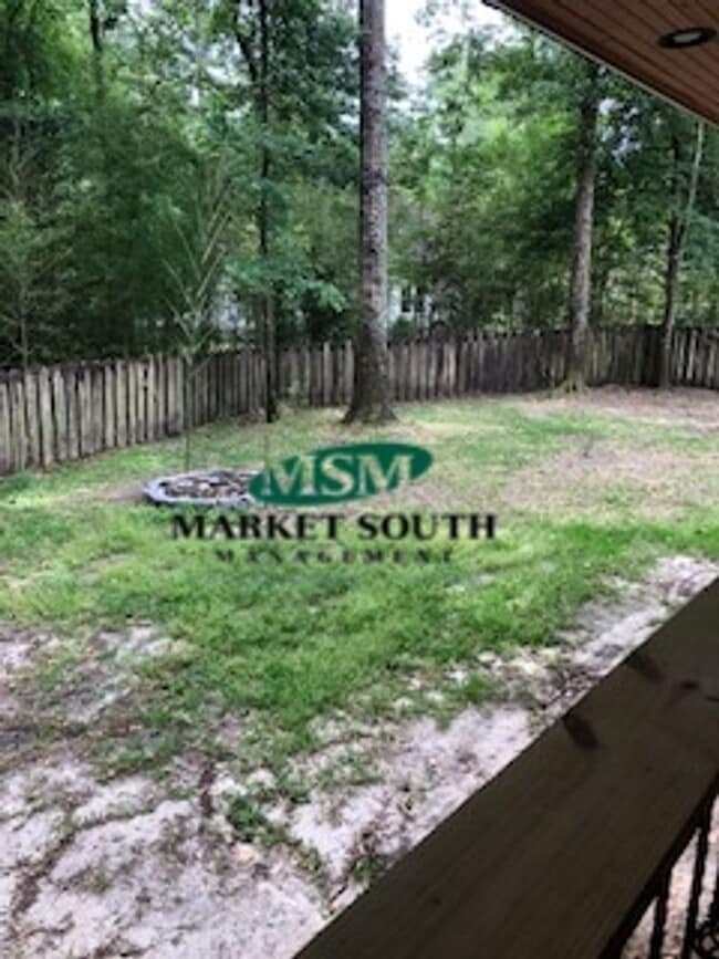 Building Photo - SOUTHBRIDGE BEAUTY- AVAILABLE NOW!