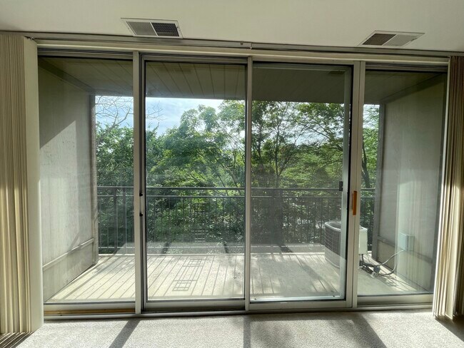 Foto del edificio - 5830 Oakwood Dr