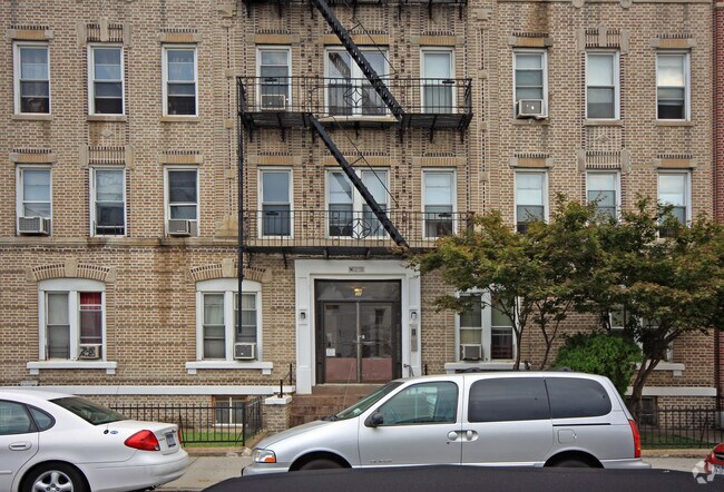 Building Photo - 30 Bay 25th St