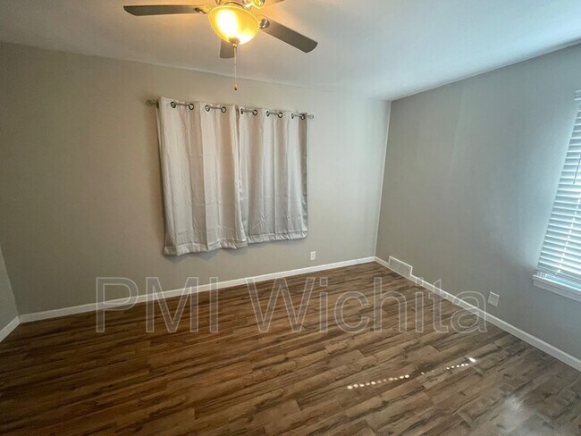 Building Photo - 1737 S Yale St