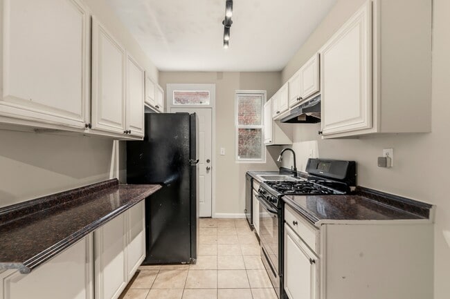 Foto del edificio - 708 Columbia Rd NW