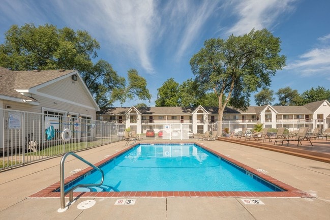 Swimming Pool - Bennett Grand Woods Apartments