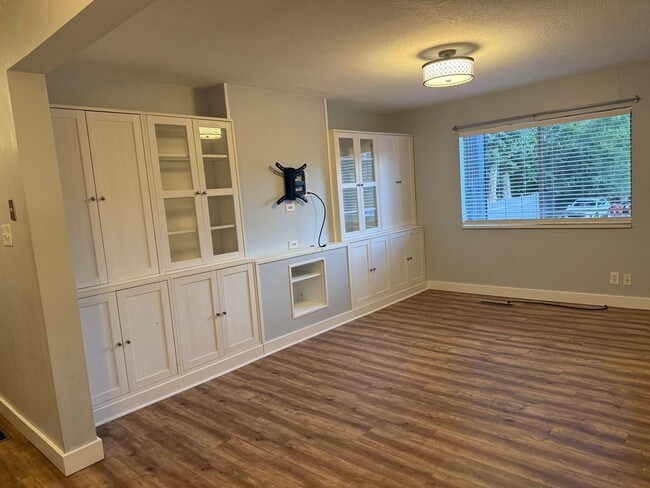 Building Photo - 240 E 400 N