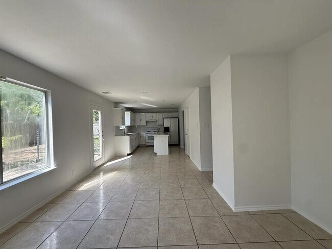 Foto del edificio - 2324 Friarcreek Loop