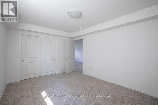 Building Photo - 158 Hillcrest Rd