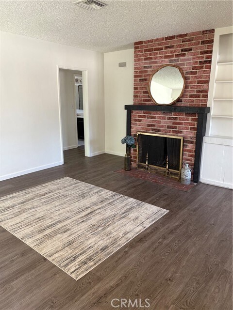 Building Photo - 45002 Kingtree Ave