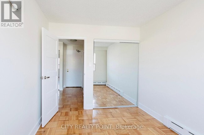 Photo du bâtiment - 990 Avenue Rd