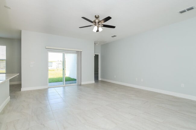 Building Photo - 764 Leonardo Ct