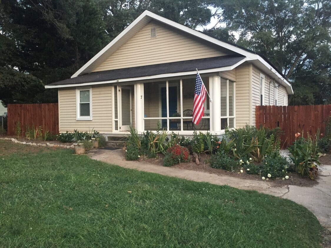 7 Jonquil Ln, Taylors, SC 29687 House Rental in Taylors, SC