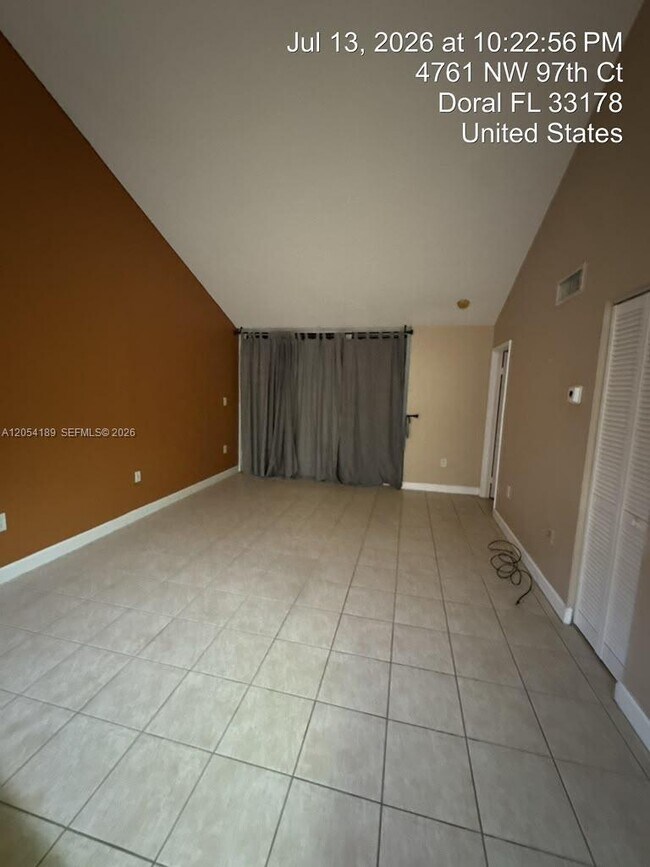 Foto del edificio - 4765 NW 97th Ct