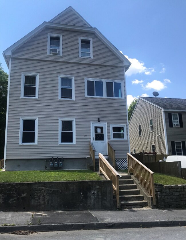 Building Photo - 35 Vinton St
