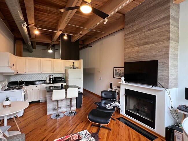 Foto del edificio - 1801 W Larchmont Ave