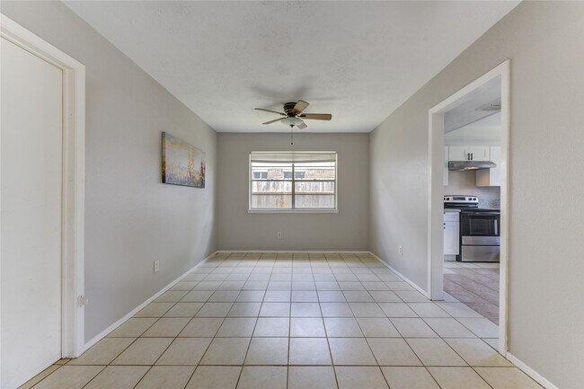 Foto del edificio - 9915 Towne Tower Ln