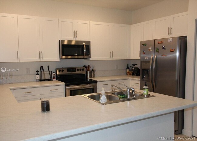 Foto del edificio - 387 NE 208th Terrace