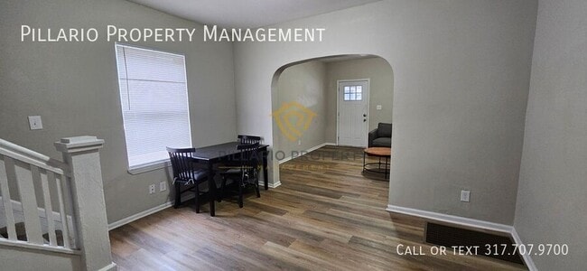 Photo - 933 N Dearborn St Apartment