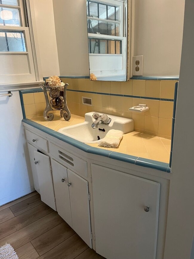 Building Photo - Single Story Home