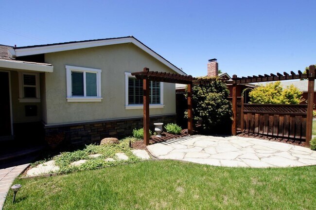 Foto del edificio - 5085 Wayland Ave