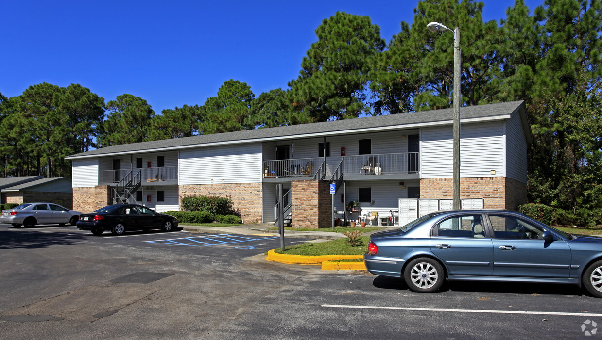 Building Photo - Pine Ridge Apartments