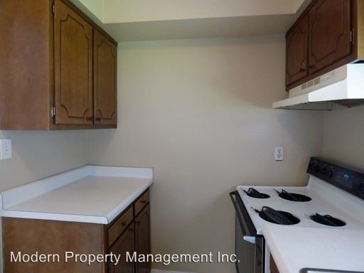 Building Photo - 1856 Chatsworth Dr