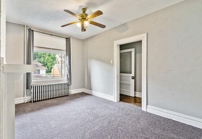 Foto del edificio - 3720-3726 Baytree St