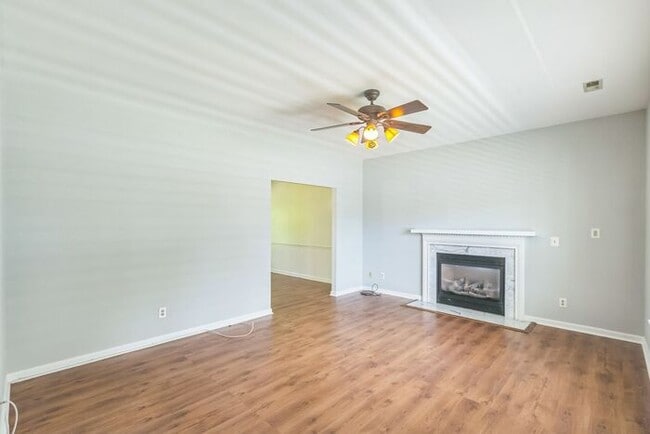 Building Photo - 45808 Meadowlark Dr