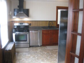 Building Photo - 280 Easton St