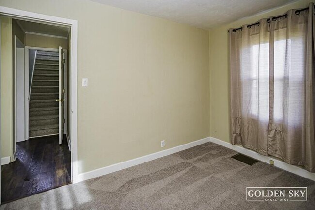 Foto del edificio - 2300 S Beacon St