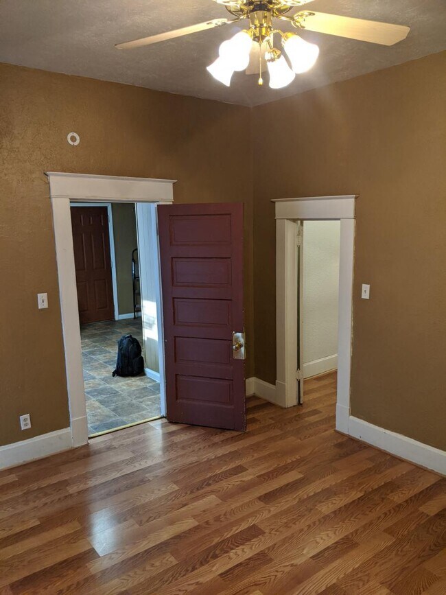 417 S Broadway St, Pittsburg, KS 66762 House Rental in Pittsburg, KS