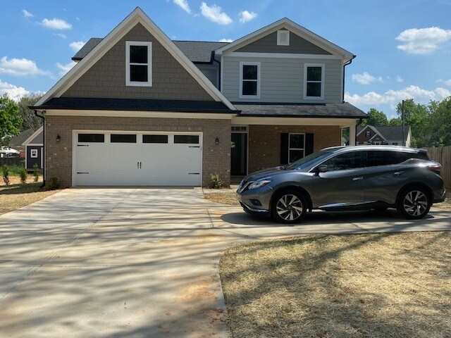 Foto principal - 9034 Mt Holly-Huntersville Rd