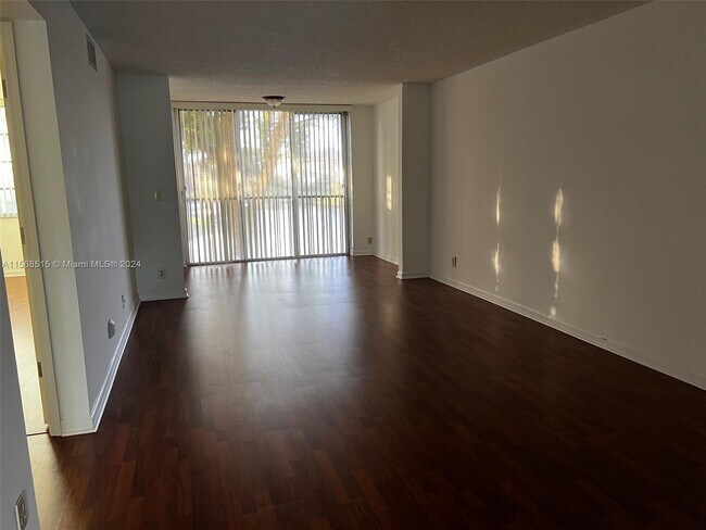 Foto del edificio - 7840 NW 50th St