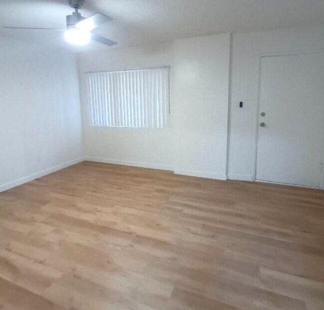 Foto del edificio - 1344 E 45th St