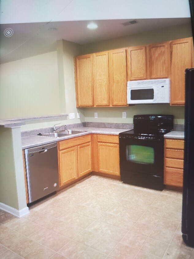Primary Photo - 205 Azteca Dr