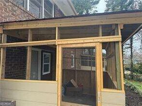 Building Photo - 5971 Robin Hood Ln