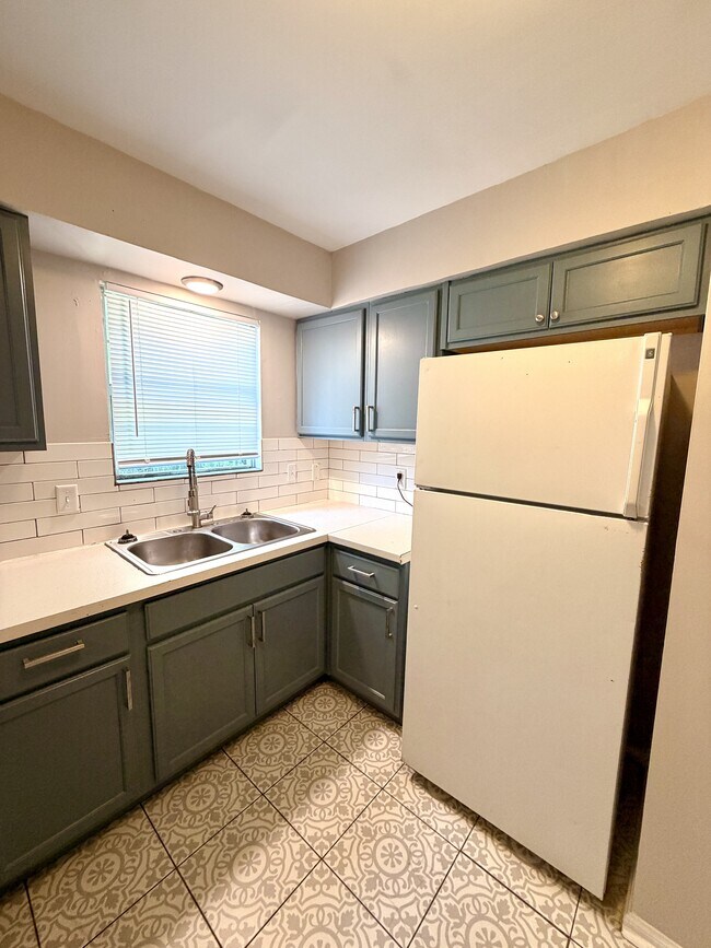 Foto del edificio - 7346 Wayne Ave